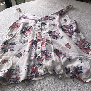 Garage med camosile like top, buttons down front, pleats, nice blouse like top